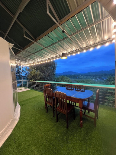 Food & Drinks 4, Bangmara Hill, Takua Pa