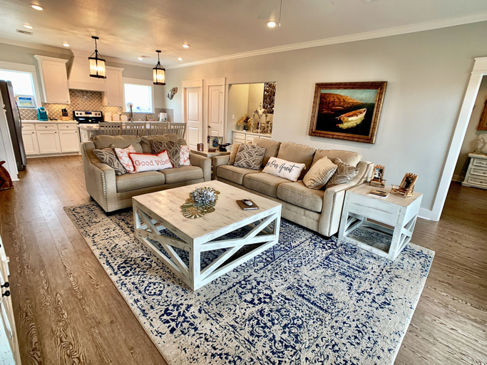 Living room 5, Lisa's Landing 3 Bedroom Home by RedAwning, Galveston