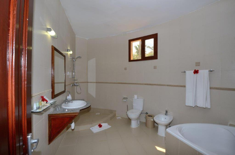 Bathroom, Sansi Kae Beach Resort, Kati