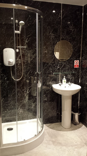 Bathroom 3, Star Hotel, Angus