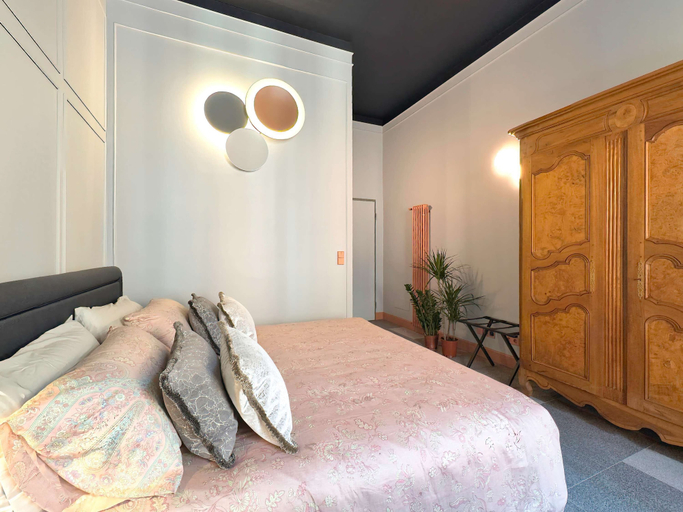 Others 5, Cinisca Suite Blue in Bologna, Bologna
