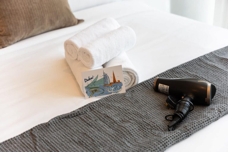 Room 4, Spacious Studio in Carson C - Damac Hills, Dubai