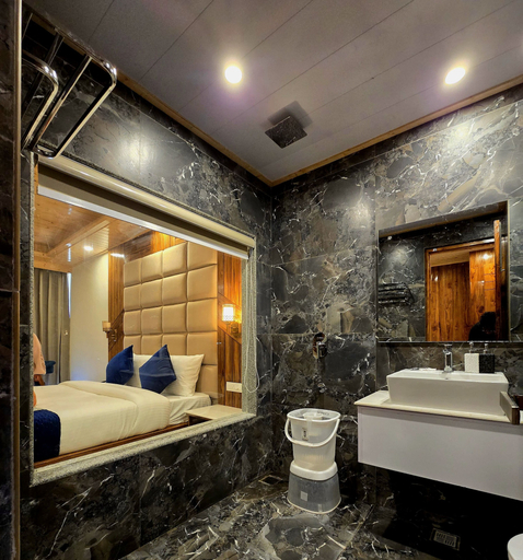 Bathroom 3, THE HIMALAYAN QUEEN, Kullu