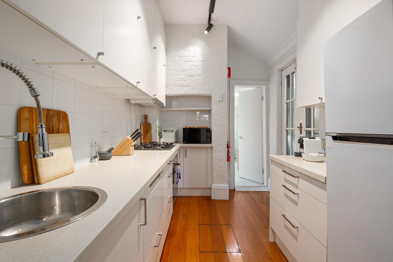Kitchen 5, Stylish 2-Bed House with Private Courtyard, Sydney