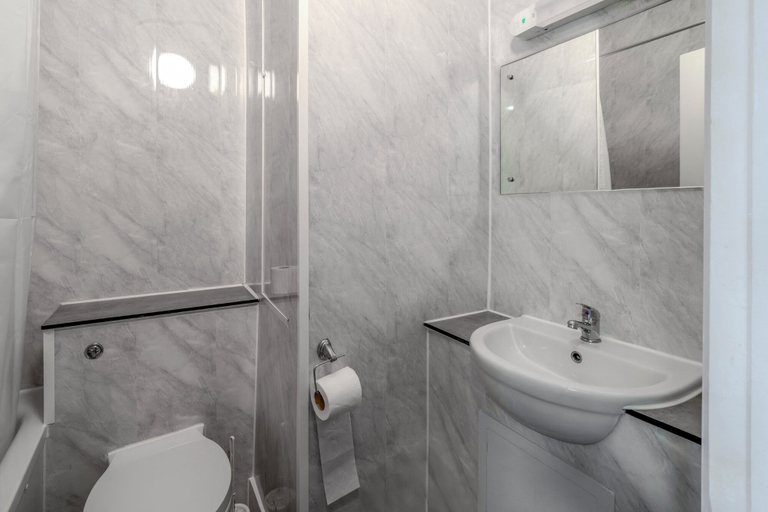 Bathroom 4, Grand Burstin Hotel Folkestone, Kent