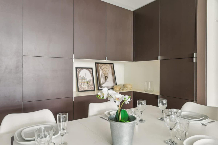 Dining room 3, Spacious Apartment With Balcony -11th- Mobility le, Paris