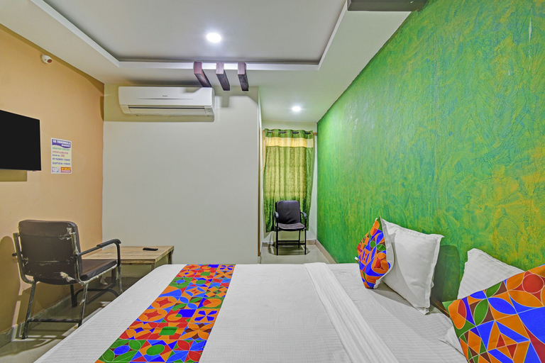 Room 5, Fabhotel Ayaansh Himayatnagar, Hyderabad