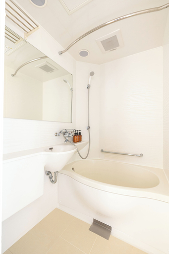 Bathroom 4, Dash Living Gojo, Kyoto