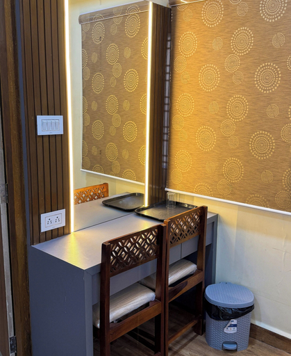 Others 3, Lakshmi Naraya Grand, Kancheepuram