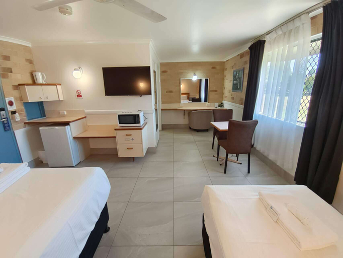 Bedroom 3, Ambassador Motor Lodge, Hervey Bay - Pt A