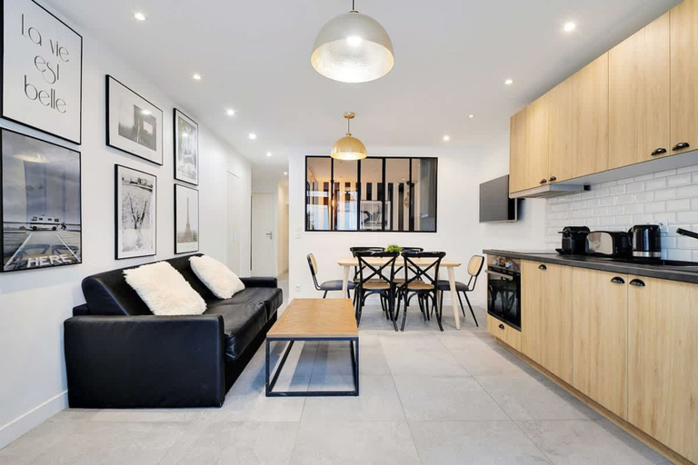 Living area 3, Super Appartment-2br 6p-bastille, Paris