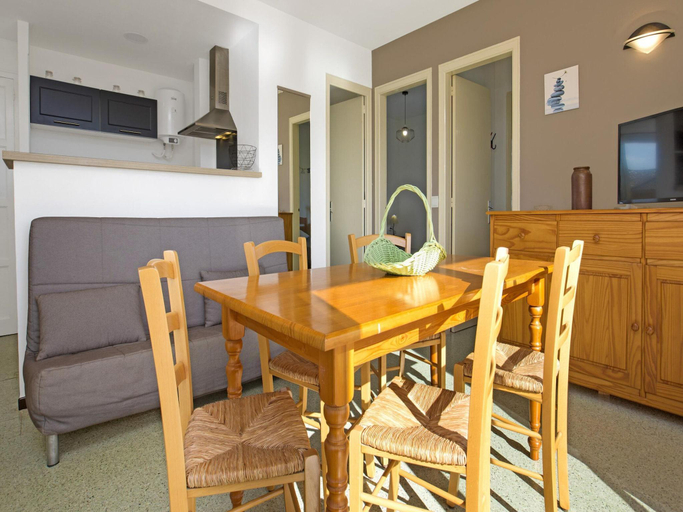 3, Apartment in Spain Near Sandy Beach, Girona