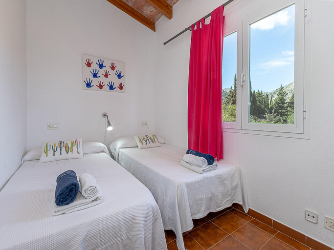 Bedroom 2, Villa in Pollensa with Private Pool, Baleares