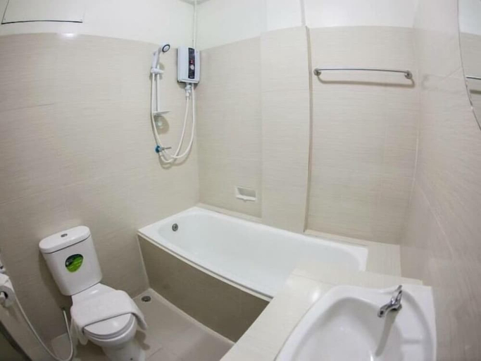 Bathroom 5, The Train Hotel Hatyai, Hat Yai