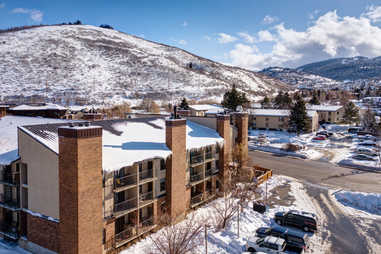 Exterior 2, Copperbottom Inn 103 2 Bedroom Condo, Summit