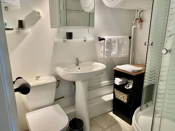Bathroom 3, Maison Belles Pierres, Côte-d'Or