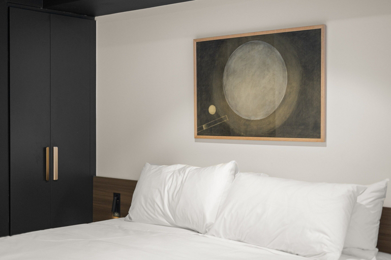 Room 2, Braddon Studio: Parking & BBQ, Canberra
