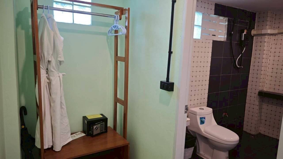 Bathroom 3, Dong Talay Lipe Beach Resort, Muang Satun