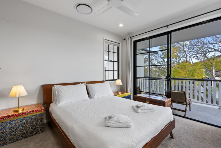 Bedroom 3, Spacious 3-Bed Clayfield House with Patio and BBQ, Clayfield