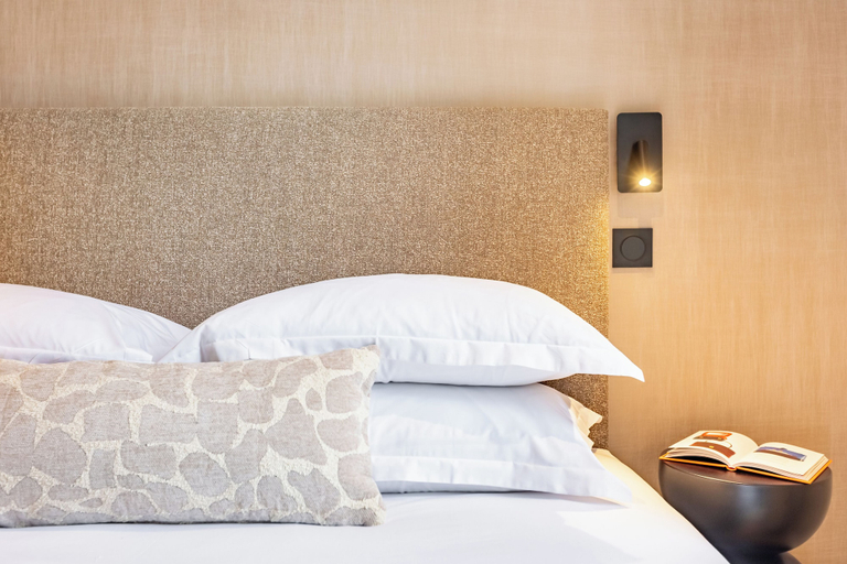 Room 3, Le White by Sweett, Paris