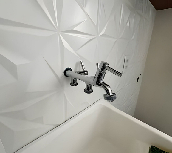 Bathroom 2, Benno Prime Loft, Extrema