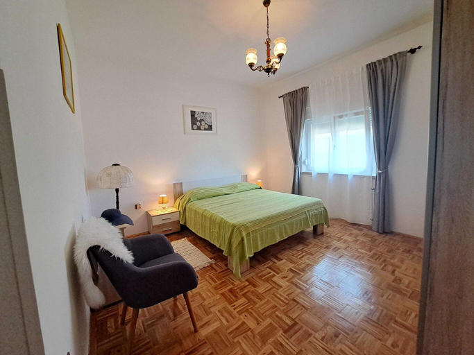 Bedroom 2, Spacious Urban Retreat Apartment with Terrace - Two Bedroom Apartment with Terrace, Novigrad