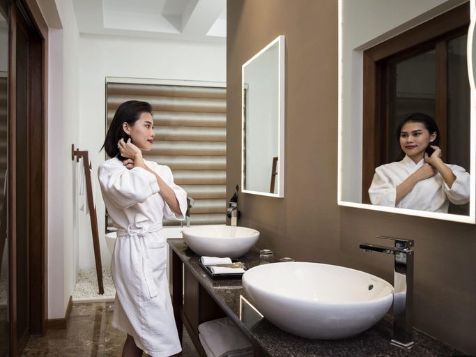 Bathroom 5, Novotel Inle Lake Myat Min, Taunggye