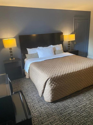Bedroom 4, Fairview Inn Airport, Guilford