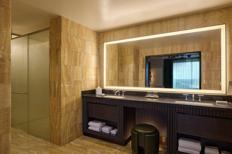 Bathroom 5, Renaissance Schaumburg Convention Center Hotel, Cook