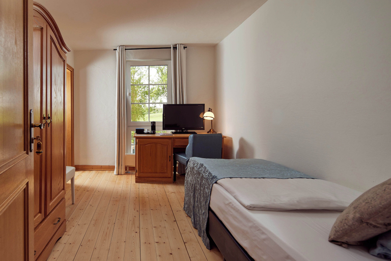 Bedroom, Van der Valk Golfhotel Serrahn, Rostock