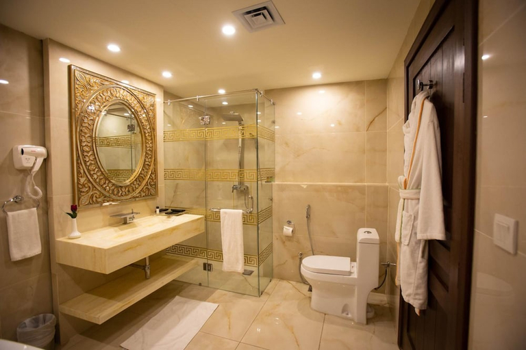 Bathroom 3, Nine Tree Luxury Hotel & Suites, Lahore