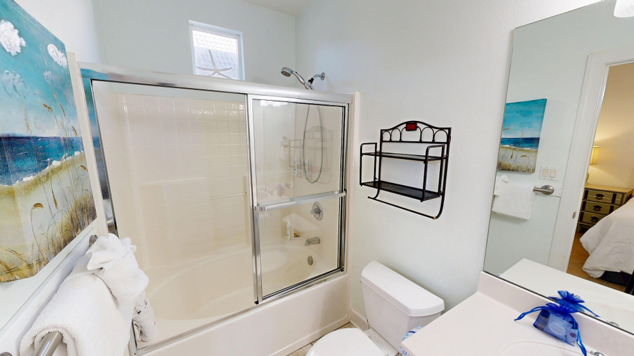 Bathroom 5, Mango Tango 5 Bedroom Home, Okaloosa