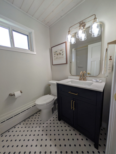 Bathroom 4, Beachfront Haven, Becker