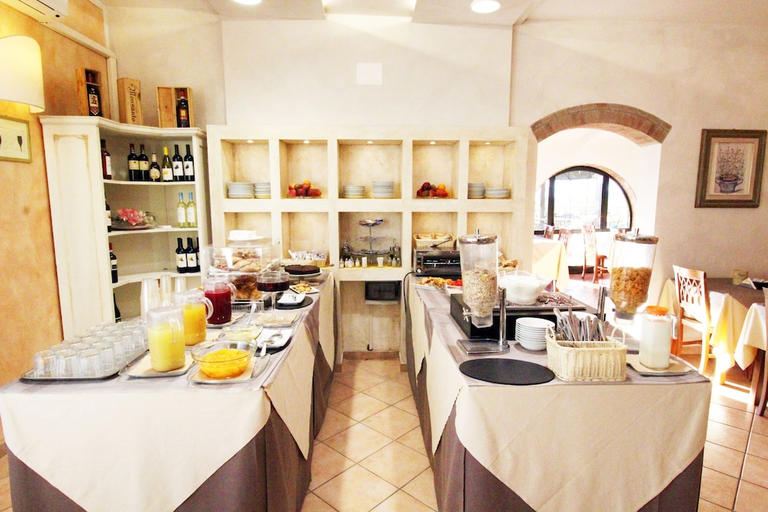 Food & Drinks 5, La Loggia Villa Gloria, Siena