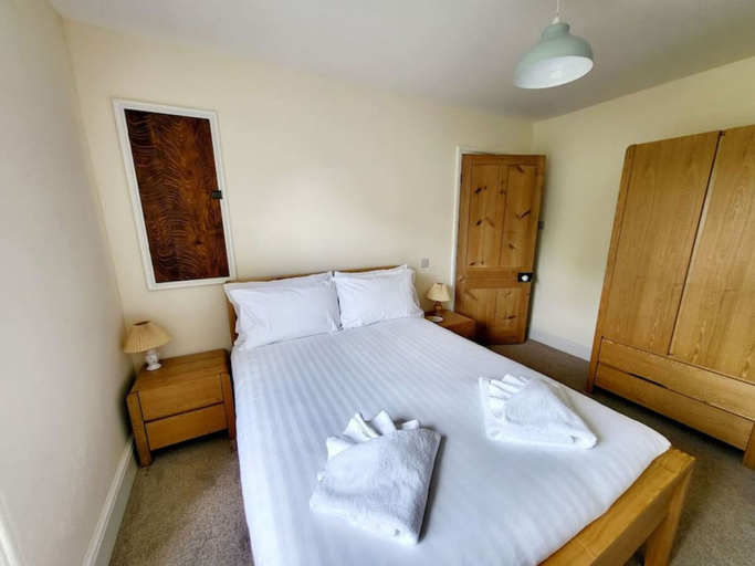 Room 2, 8 Duke Street in Cornwall, Cornwall