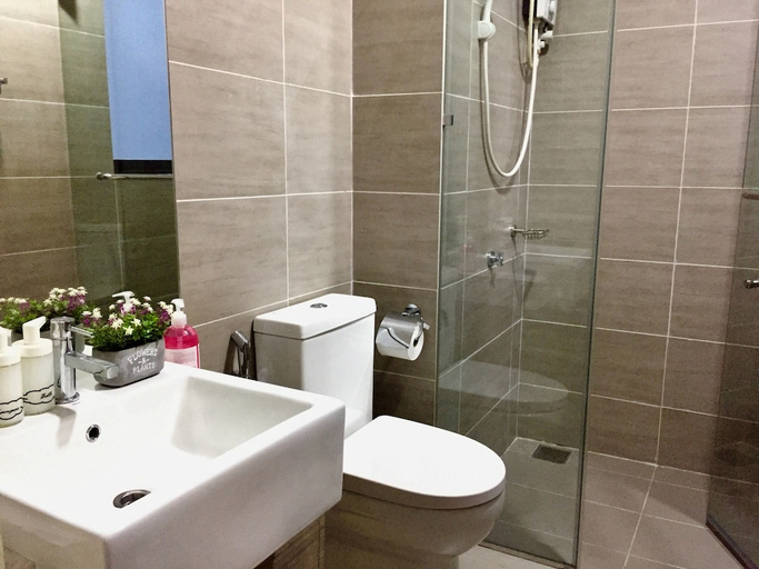 Bathroom 3, Minimalist Duplex at Sunway & PJ, Petaling Jaya