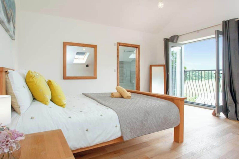 Bedroom 2, 2-bed Cottage Sleeps 4 With Hot Tub, Devon