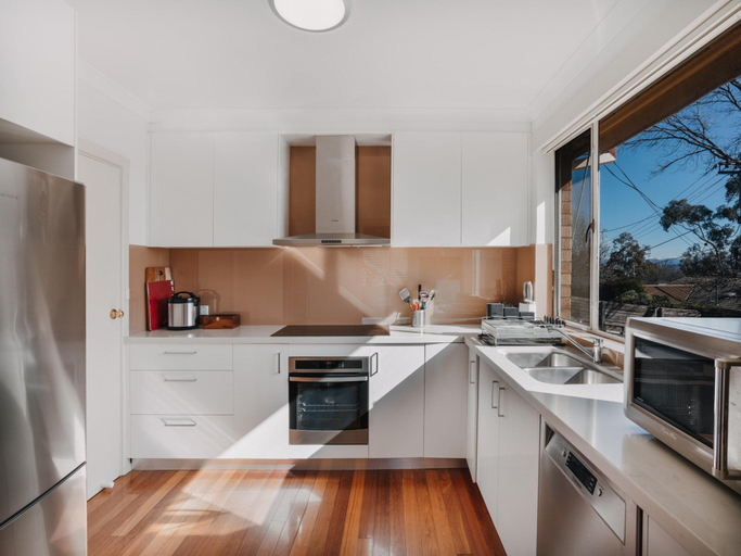 Others 4, Restful Canberra Retreat in Spacious Terrace Home, Canberra