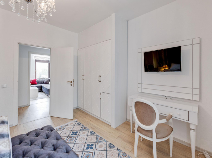 Others 5, Apartment in Oberhausen near Scenic Lake, Oberhausen
