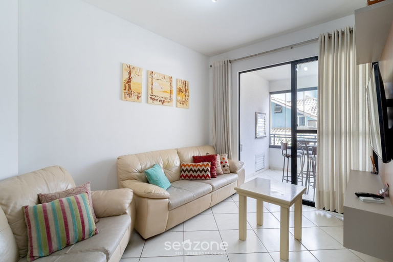 Living area, 3BR apt W/bbq 240m sea Bombas/sc Cay0123, Bombinhas