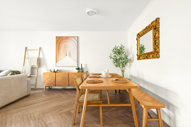 Dining 5, Spacious 2-bed, 2-bath Moments From Avalon Beach, Pittwater