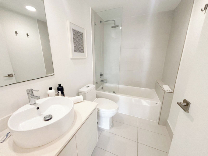 Bathroom 3, Luxury 3-BR Apartment with Stunning City, Broward