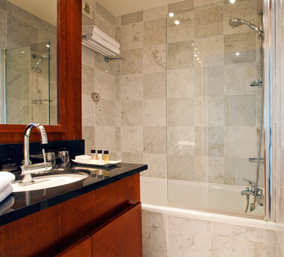 Bathroom 2, Residhome Val D Europe Hotel, Seine-et-Marne