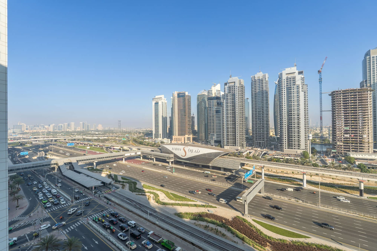 Room 3, Cozy 1BR Gem in Marina With City Views, Dubai