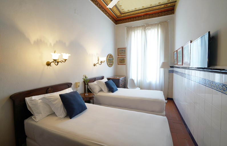 Bedroom 3, Hotel Medium Romantic, Barcelona