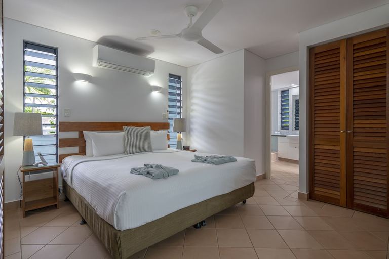 Bedroom 3, Peninsula Boutique Hotel, Douglas