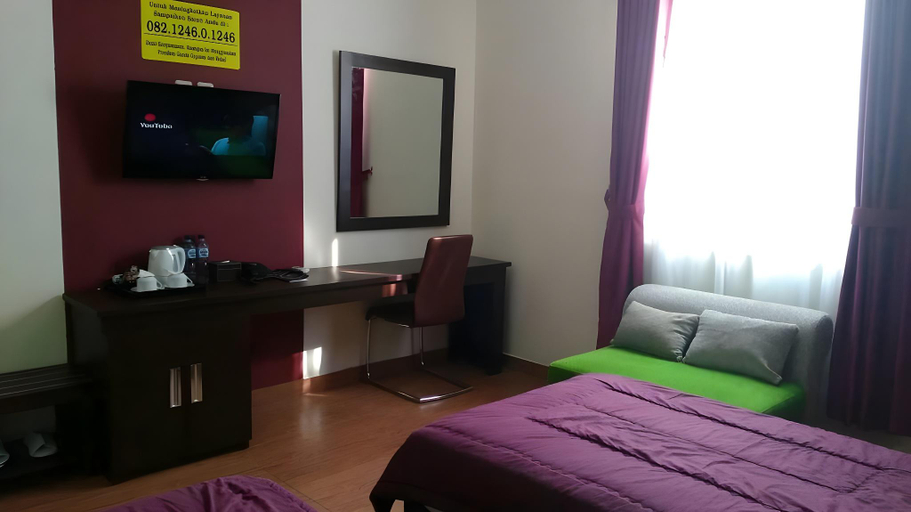 Bedroom 2, Charaka Hotel, Cianjur