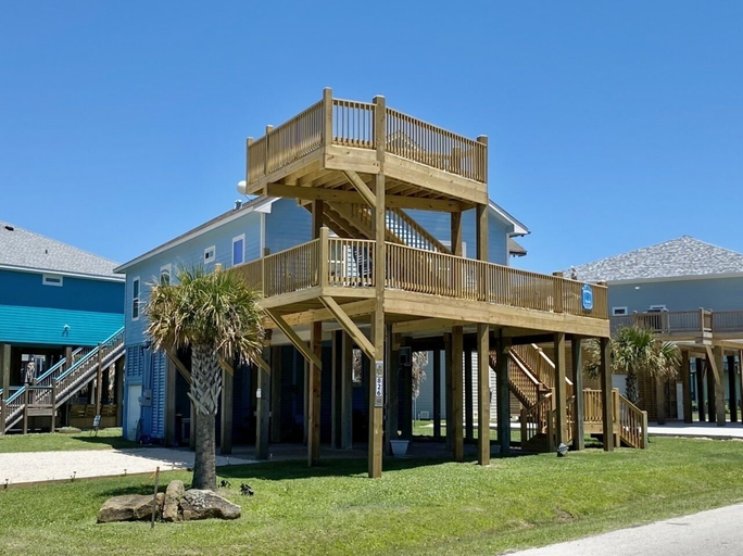 Exterior 3, Paradise Palms 4 Bedroom Home by RedAwning, Galveston
