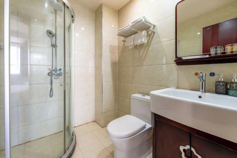 Bathroom 4, Korla Apricot Business Hotel, Bayin'gholin Mongol