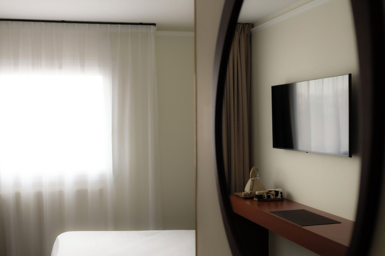 Bedroom 4, Kyriad - Joinville-Le-Pont, Val-de-Marne